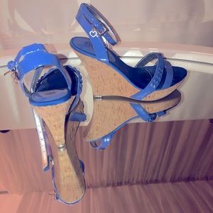 Guess wedges